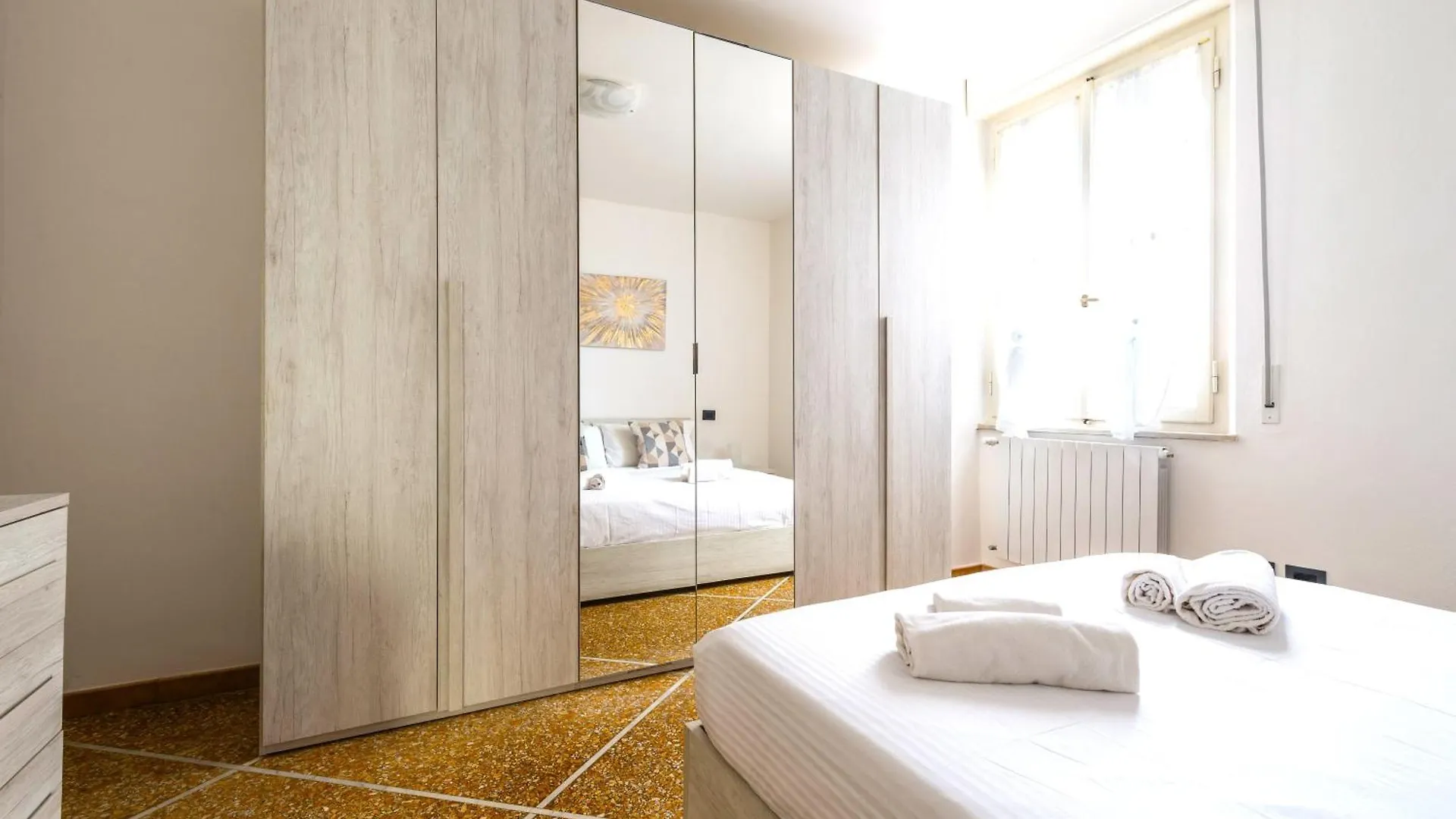 Hostly-Casa Serena-Near The Town Center Pisa Apartment