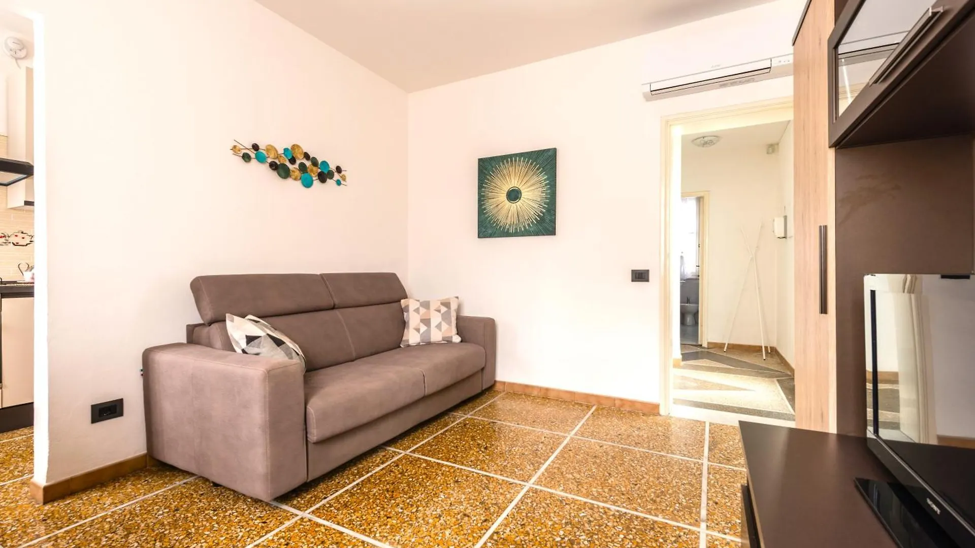 Apartment Hostly-Casa Serena-Near The Town Center Pisa