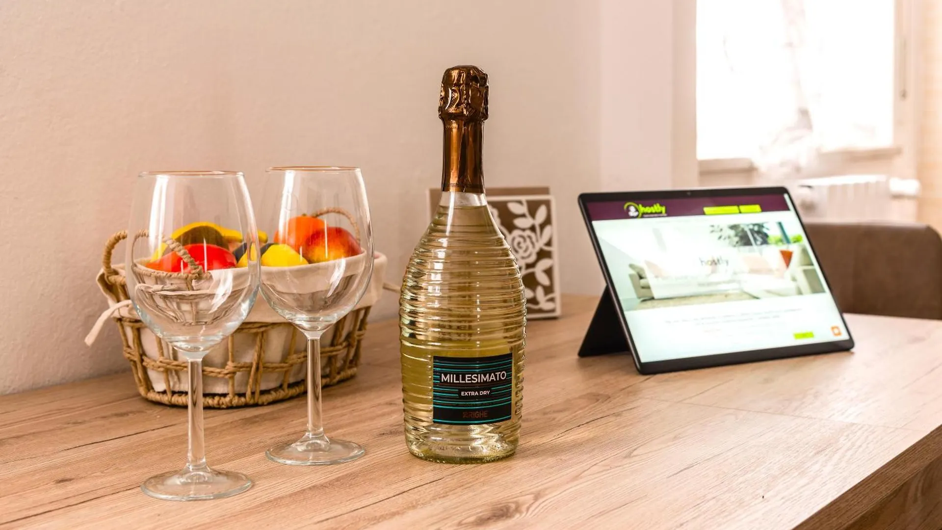 Hostly-Casa Serena-Near The Town Center location